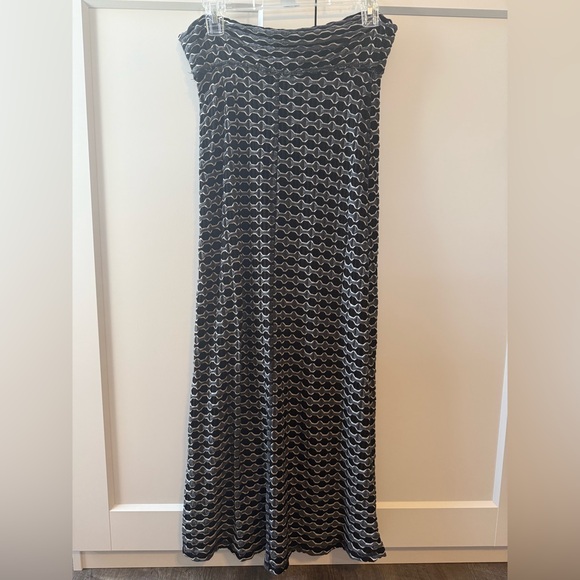 Coin 1804 Geometric Print Maxi Skirt Size M | Soft Stretch Knit Long Skirt - Picture 3 of 8